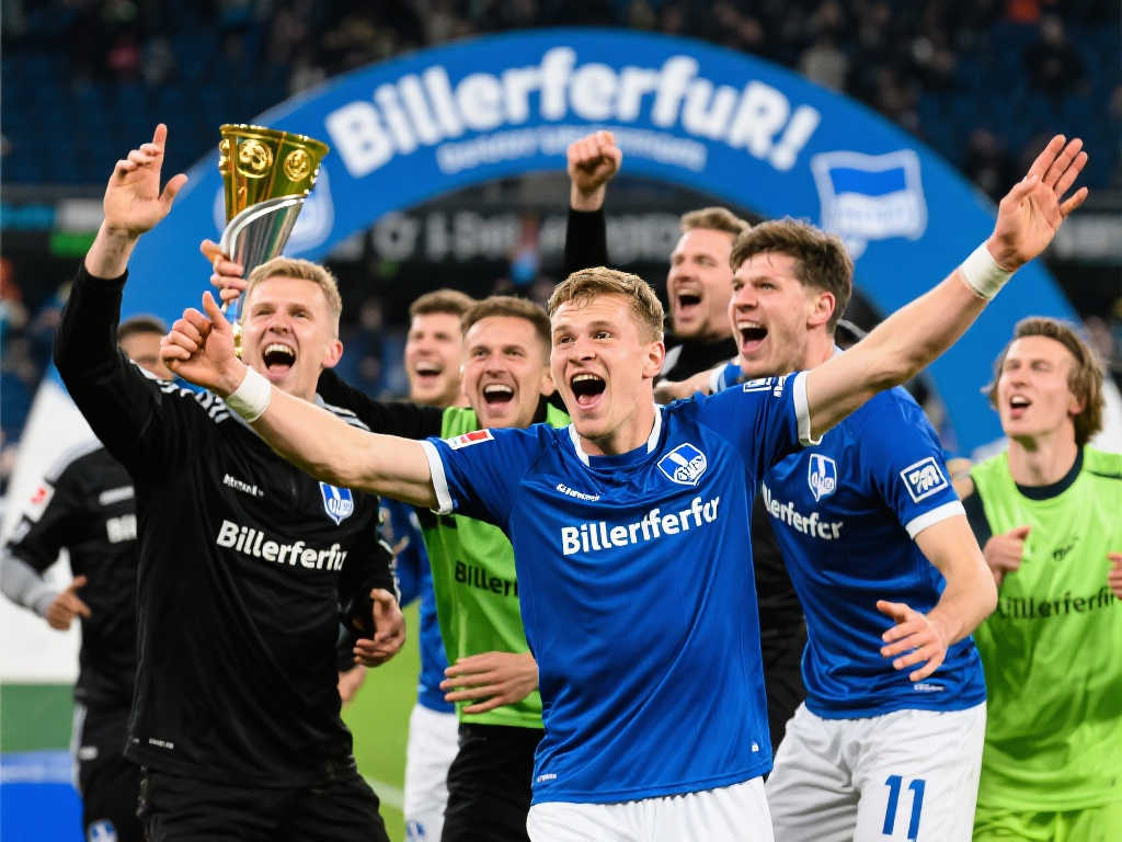 队记：明天太阳迎战快船 瑞安-邓恩左脚踝扭伤缺阵.